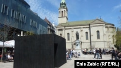 Paviljon u spomen proboja jasenovačkih logoraša na Preradovićevom trgu, 16. srpanj 2013.