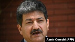 حامد میر خبرنگار و مجری شناخته شده برنامههای سیاسی پاکستان