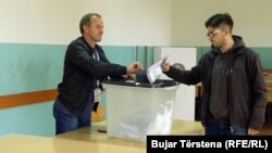 Гласање на предвремените избори во Косово 