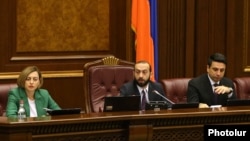 Armenia -- Speaker Ararat Mirzoyan (C) chairs a parliament debate on constitutional changes, Yerevan, February 6, 2020.