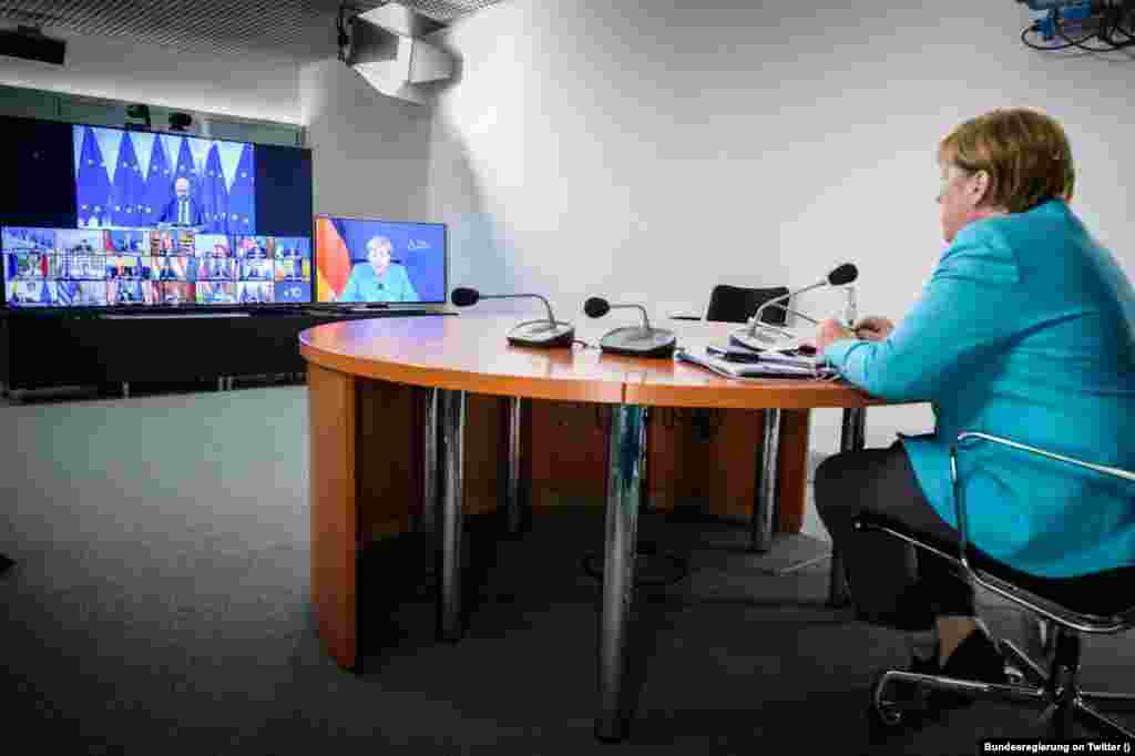 ГЕРМАНИЈА - Западните влади размислуваат за координирана акција против Русија откако Германија рече дека тешко болниот критичар на Кремљ, Алексеј Навални, е затруен со воен нервен агенс. Германската канцеларка Ангела Меркел изјави дека Германија ги известила своите партнери во ЕУ и НАТО за ова прашање со цел да се донесе одлука за соодветна, заедничка реакција.