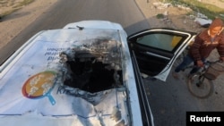 Makina e goditur nga një sulm ajror e Kuzhinës Qendrore Botërore. Gazë, 2 prill 2024. 