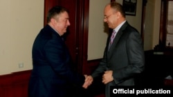 Սեյրան Օհանյանն իր նստավայրում ընդունել է ՀՀ-ում Վրաստանի դեսպան Թենգիզ Շարմանաշվիլիին, 19-ը փետրվարի, 2016թ․ 