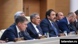 Рөстәм Миңнеханов һәм Алексей Песошин утырышта