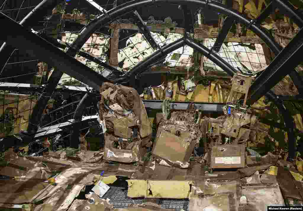 A pilótafülke beljeséről még 2015-ben készült ez a kép, amikor először mutatták be a roncsokból rekonstruált gépet.&nbsp;