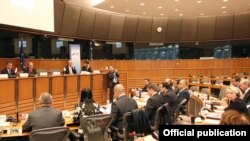 Belgium - Armenian Prime Minister Tigran Sarkisian (L) addresses the Political Assembly of the European People's Party in Brussels, 8Nov2011.