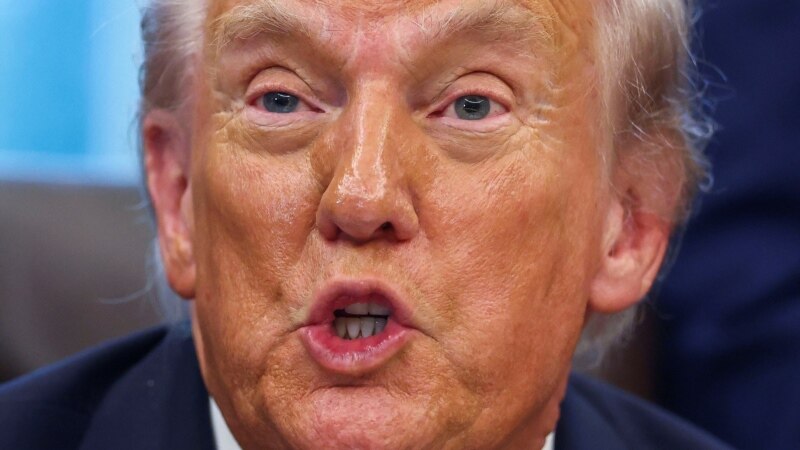 Tramp hökumət açılmayınca, demokratlarla görüşməyəcəyini deyir