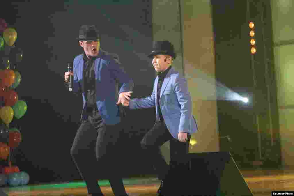 Мөнир Рахмаев һәм Кәрим исемле егет