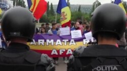 Protest anti-Rogozin la aeroportul internațional Chișinău