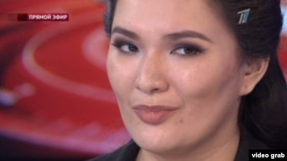 Аққұбамен бөлмедегі секс Орыс тілінде жетілген ана секс