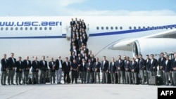 Jucătorii echipei naționale a Iranului pozând la Aeroportul din Antalya (Turcia) înaintea plecării lor spre Mexic pentru Cupa Mondială FIFA 2026.