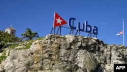 Гавана, 5 января 2026 года. Национальный флаг приспущен в знак траура по 32 офицерам кубинских спецслужб, погибшим при захвате американским спецназом Николаса Мадуро в Каракасе 3 января