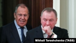 Russian Foreign Minister Sergei Lavrov (left) and Belarusian Foreign Minister Uladzimer Makey in Moscow in November 2019.