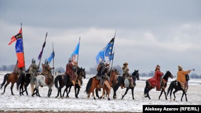 Ұзын шашты қыздың секс видеосы