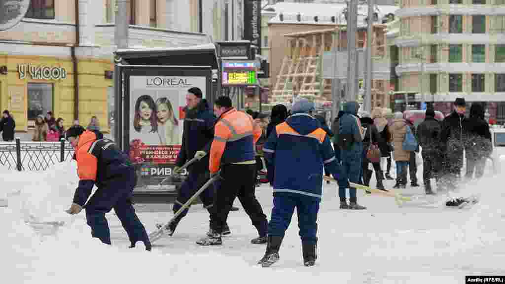 Торак-коммуналь хезмәтләре кар көри