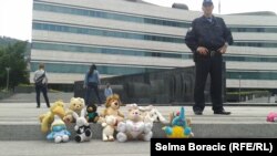 Protest ispred institucija BiH, Sarajevo, 8.6.2013.