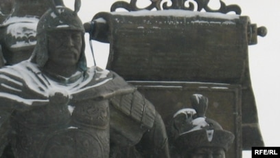 Екі кішкентай қыз пипенттердің мүшелеріне кірді Екі кішкентай қыз пипенттердің мүшелеріне кірді