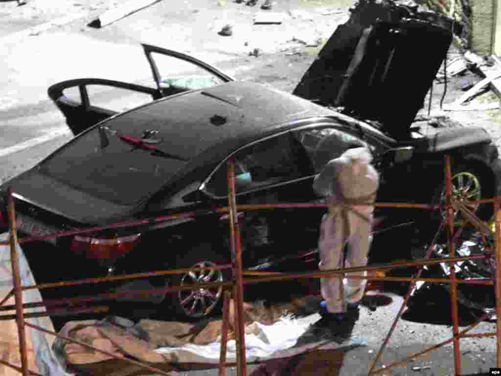 Ubojstvo Pukanića - U središtu Zagreba, u Vlaškoj ulici ispred zgrade lista “Nacional” u eksploziji podmetnute bome poginuo je Ivo Pukanić, vlasnik Nacionala i Niko Franić, direktor marketinga NCL Grupe. Prethodno je, u listopadu ubijena kćerka poznatog odvjetnika Zvonimira Hodaka. Organizirani kriminal je postao tema godine u Hrvatskoj. 