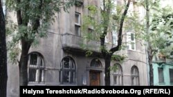 На цьому будинку у Львові планують встановити пам'ятний знак Шевельову