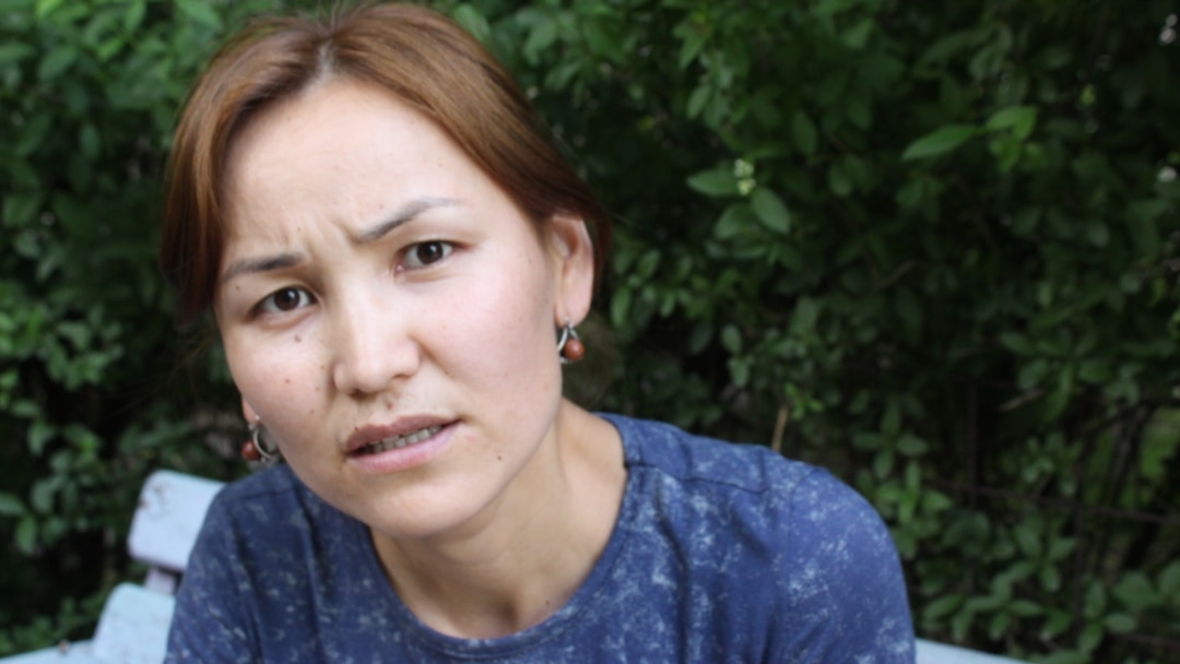 Кім қолсыз онлайн аяқтады?