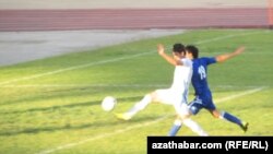 Türkmen futbolçylary.