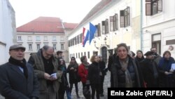 Kulturnjaci nose u Vladu apel za smjenom ministra, Zagreb, 4 veljače 2015