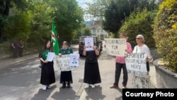 Митинг в поддержку чеченских беженцев в Берне, Швейцария. 18 августа 2026 года 