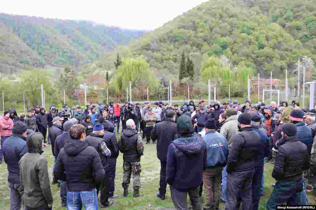 ბირკიანის მოსახლეობის შეხვედრა&nbsp; ძალოვან ვეტერანთა და პატრიოტთა პოლიტიკური მოძრაობის თავმჯდომარესთან, გია ბერძენიძესთან.