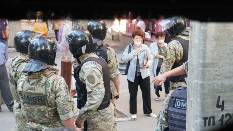 Симферополь: часть задержанных под зданием ФСБ России отпустили – общественники