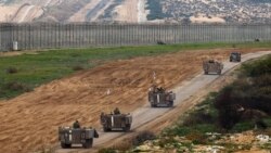 حرکت خودروهای زرهی اسرائیلی در جنوب اسرائیل در امتداد مرز نوار غزه