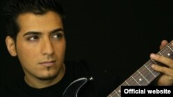 ځوان سندرغاړى ولي