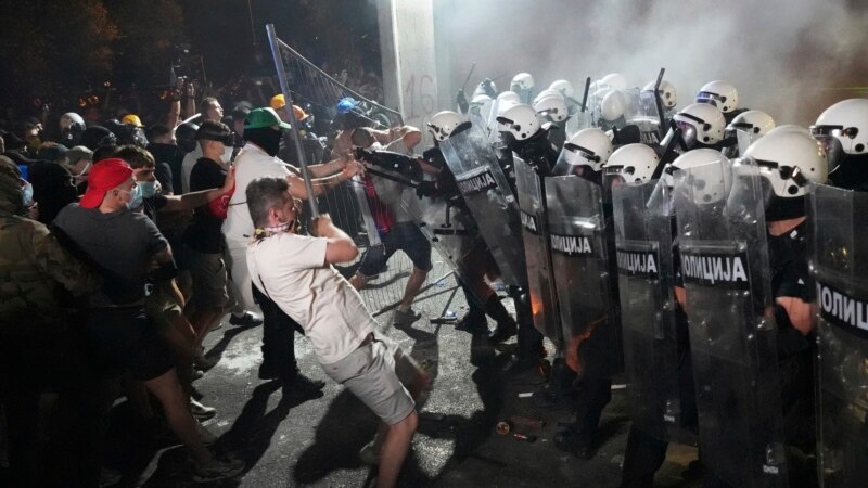 Police In Novi Sad Use Force To Respond To Student Protesters