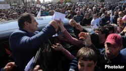 Armenia - Businessman Gagik Tsarukian campaigns in Masis, 24Mar2017.