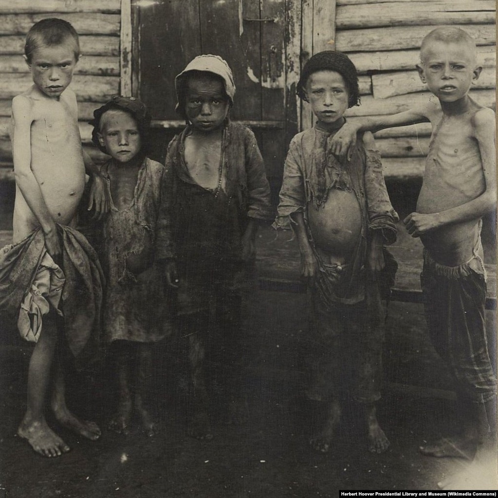 Fëmijtë në rajonin Samara, gjatë urisë së vitit 1921-22.