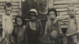 Голодающие дети в Бузулуке (Самарская губерния), 1921–1922 гг.
