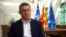Kryeministri maqedonas, Hristijan Mickoski gjatë intervistës dhënë për Radion Evropa e Lirë. 