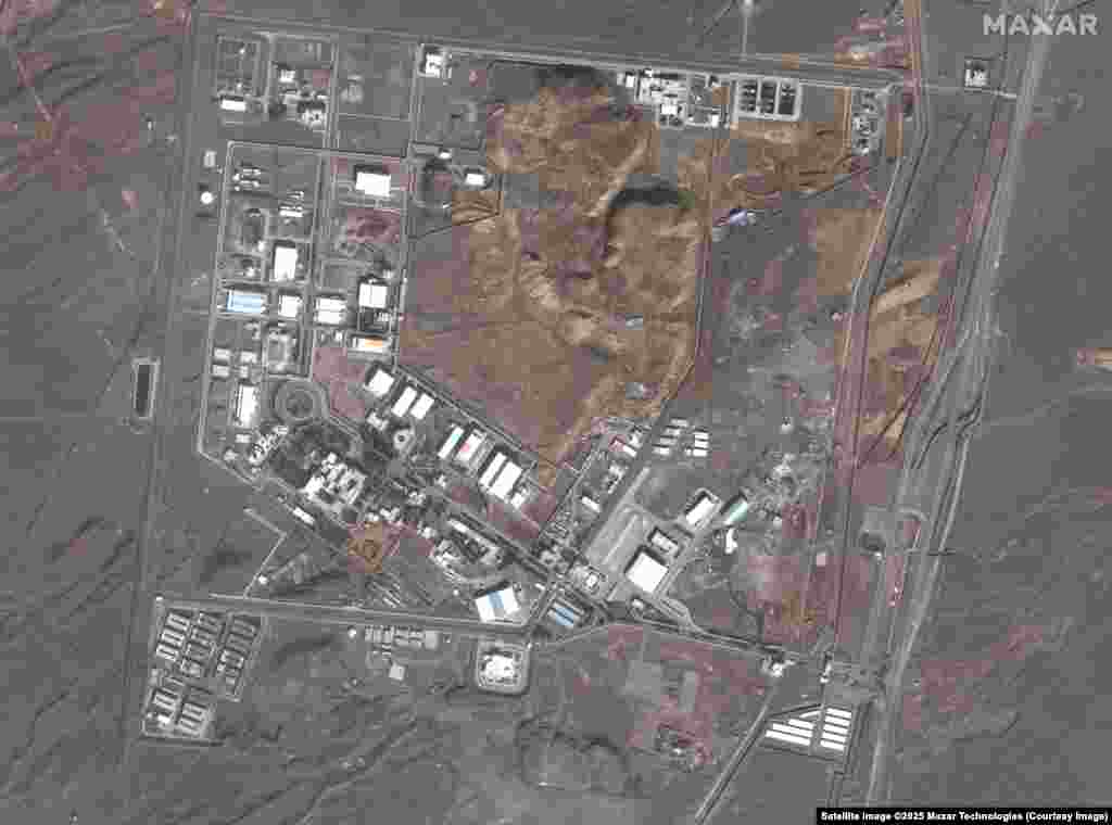 In these satellite images captured by Maxar Technologies, the Natanz nuclear enrichment facility is visible. Image on the left is from January 24, 2025. Image on the right is from June 14, 2025.