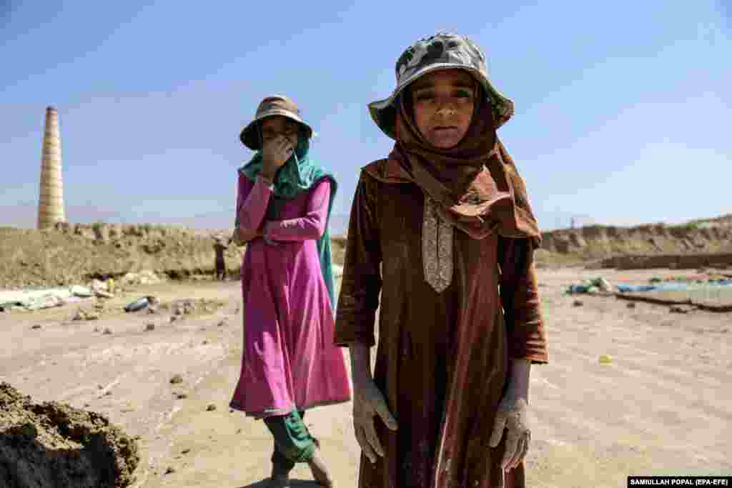 Afghan girls work at a brick kiln in the Deh Sabz district, northeast of Kabul.&nbsp;