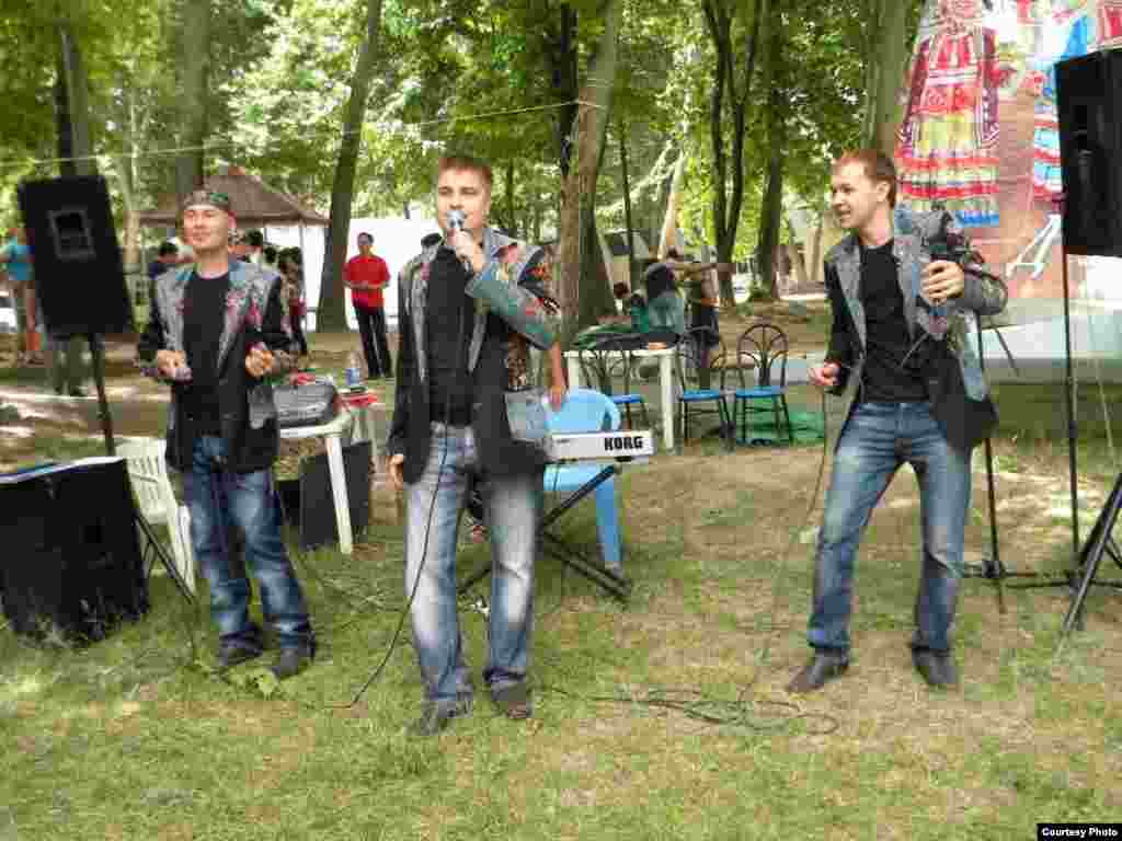 Дүшәнбе Сабан туенда "Казан егетләре"