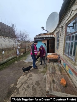 Волонтери «Артаку» допомагають людям, які рятуються з небезпечних прифронтових територій