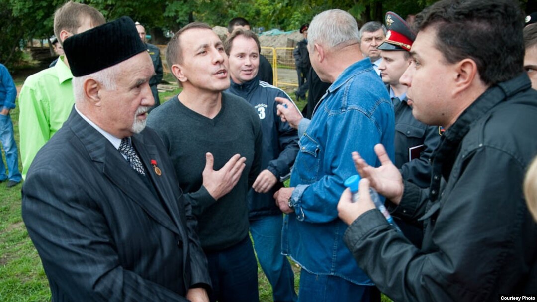Мәскәүнең Текстильщики бистәсендә мөселманнар мәчет төзү өчен еллар буе көрәште (архив фотосы)
