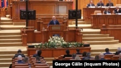 Premierul Ilie Bolojan explică de ce Guvernul și-a asumat răspunderea în Parlament pentru proiectul de reformă a pensiilor magistraților - București, 2 decembrie 2025.