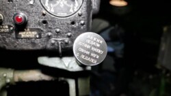 Женщина, доктор физматнаук, восстанавливает из руин Ту-104