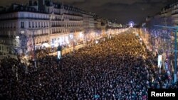 Прослава на Нова Година на Елисејските Полиња во Париз на 1 јануари 2018