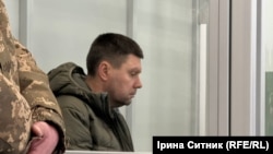 Суд вирішив, що у цій справі є підстави проводити закрите засідання через необхідність «збереження відомостей, що становлять охоронювану законом таємницю»