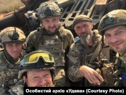 «Удав» з побратимами під час служби в якості піхотинця