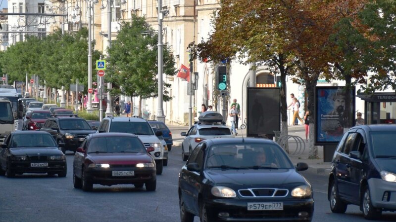На автодорогах Севастополя вводят ограничения остановки и стоянки для транспорта
