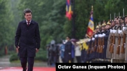 Președintele României, Nicușor Dan, sosește la Palatul Cotroceni, după ce a depus jurământul în fața Parlamentului, la București, 26 mai 2025.