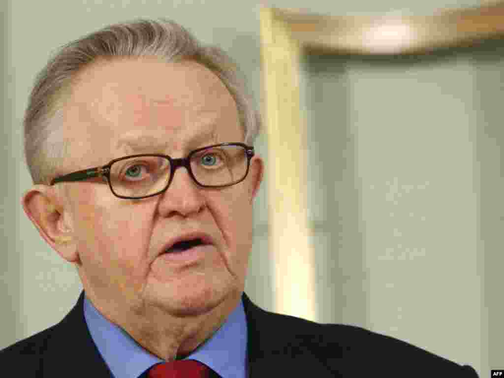 Martti Ahtisaari wins Nobel Peace Prize. - Former Finnish President and 2008 Nobel peace prize laureate Martti Ahtisaari gives a press conference at the Nobel Institute in Oslo on December 9, 2008. Ahtisaari will receive the Nobel peace prize in Oslo on December 10.