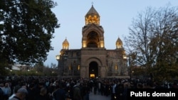 Armenia - Members of In Our Way movement rally outside the Echmiadzin cathedral of the Armenian Apostolic Church, October 19, 2025.